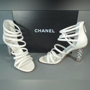 Chanel Pumps! White Calfskin/Silver Woven Chain Heel/size-39.5-C-wide/8.5